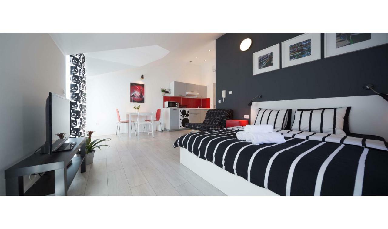 Apartments Denis Makarska Buitenkant foto